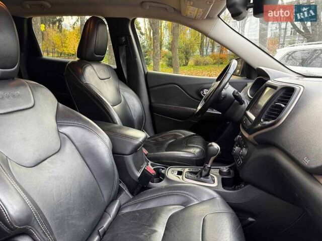 Сірий Джип Cherokee, об'ємом двигуна 3.2 л та пробігом 224 тис. км за 12290 $, фото 32 на Automoto.ua