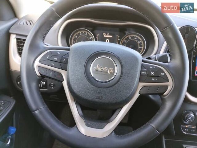 Серый Джип Чероки, объемом двигателя 2.36 л и пробегом 132 тыс. км за 12100 $, фото 8 на Automoto.ua