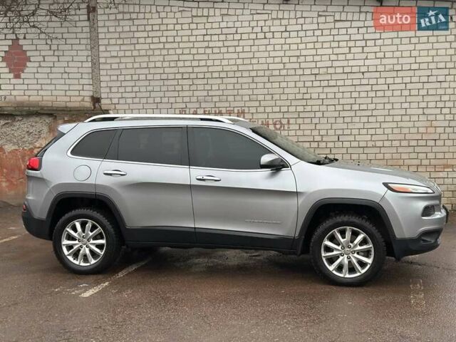 Серый Джип Чероки, объемом двигателя 3.24 л и пробегом 195 тыс. км за 14800 $, фото 3 на Automoto.ua