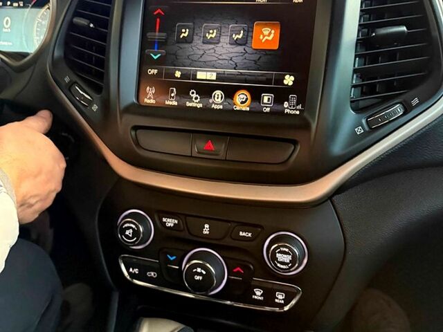 Сірий Джип Cherokee, об'ємом двигуна 2.4 л та пробігом 270 тис. км за 14000 $, фото 13 на Automoto.ua
