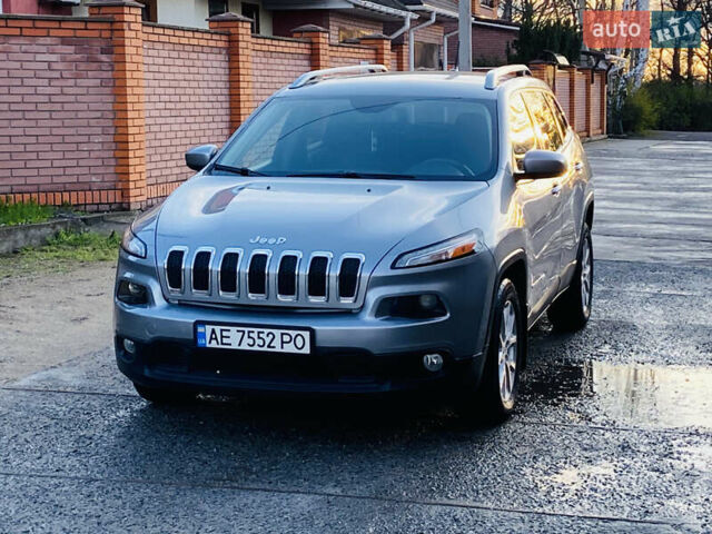Сірий Джип Cherokee, об'ємом двигуна 2.36 л та пробігом 122 тис. км за 11800 $, фото 10 на Automoto.ua