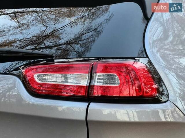 Джип Cherokee 2015 у Ахтырке на Automoto.ua Сірий Джип Cherokee, об'ємом двигуна 2.4 л та пробігом 145 тис. км за 11850 $, фото 19 на Automoto.ua