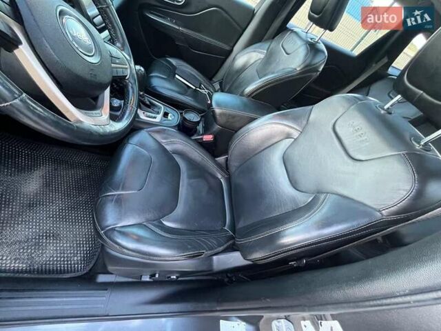 Серый Джип Чероки, объемом двигателя 2.36 л и пробегом 186 тыс. км за 15700 $, фото 86 на Automoto.ua