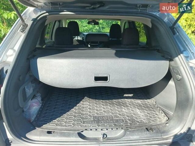 Сірий Джип Cherokee, об'ємом двигуна 2.36 л та пробігом 185 тис. км за 12999 $, фото 17 на Automoto.ua
