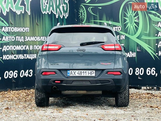 Серый Джип Чероки, объемом двигателя 2.36 л и пробегом 169 тыс. км за 12600 $, фото 6 на Automoto.ua