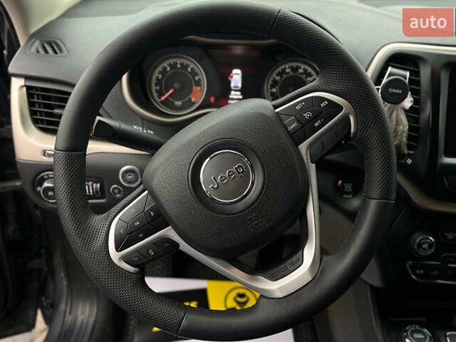 Серый Джип Чероки, объемом двигателя 3.24 л и пробегом 243 тыс. км за 12900 $, фото 9 на Automoto.ua