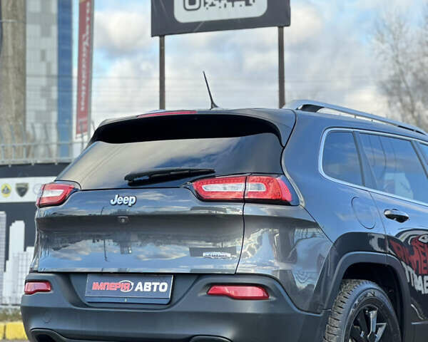Серый Джип Чероки, объемом двигателя 2.36 л и пробегом 157 тыс. км за 14200 $, фото 7 на Automoto.ua