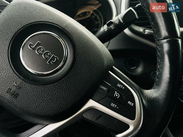 Серый Джип Чероки, объемом двигателя 2.36 л и пробегом 169 тыс. км за 12600 $, фото 23 на Automoto.ua