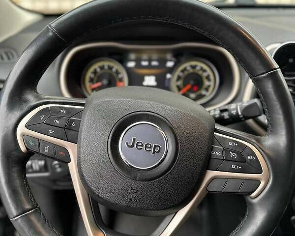 Серый Джип Чероки, объемом двигателя 3.24 л и пробегом 195 тыс. км за 14800 $, фото 12 на Automoto.ua