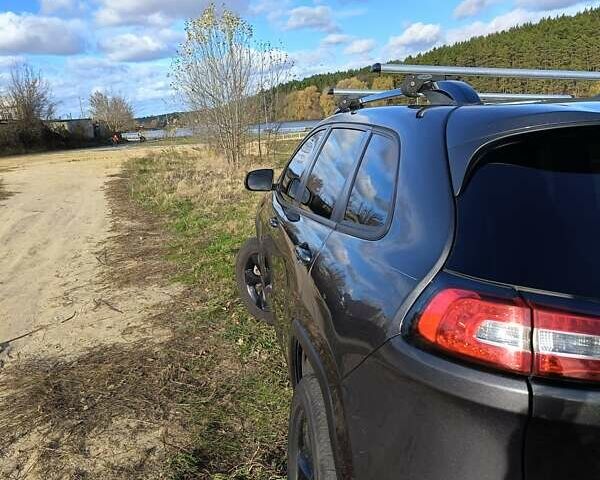 Сірий Джип Cherokee, об'ємом двигуна 2.36 л та пробігом 230 тис. км за 14200 $, фото 4 на Automoto.ua