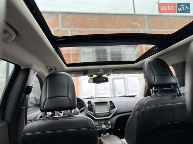 Серый Джип Чероки, объемом двигателя 3.24 л и пробегом 195 тыс. км за 14800 $, фото 29 на Automoto.ua