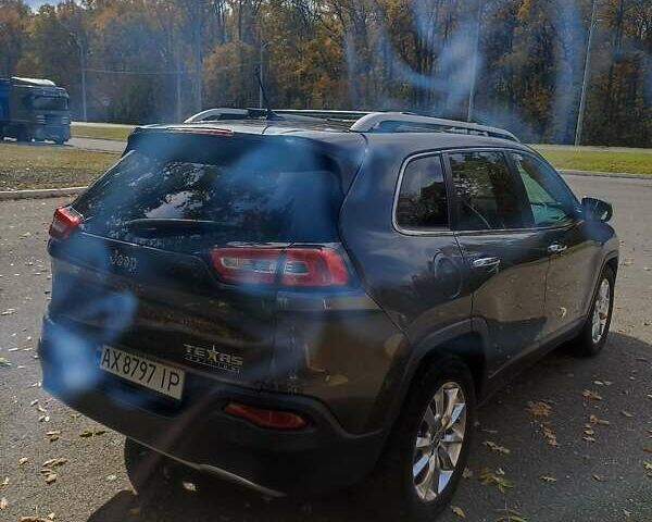 Серый Джип Чероки, объемом двигателя 2.36 л и пробегом 216 тыс. км за 12600 $, фото 2 на Automoto.ua