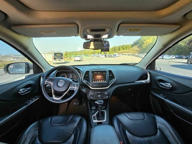 Серый Джип Чероки, объемом двигателя 2 л и пробегом 180 тыс. км за 3400 $, фото 4 на Automoto.ua