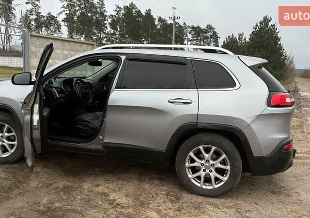 Сірий Джип Cherokee, об'ємом двигуна 2.36 л та пробігом 168 тис. км за 10500 $, фото 9 на Automoto.ua