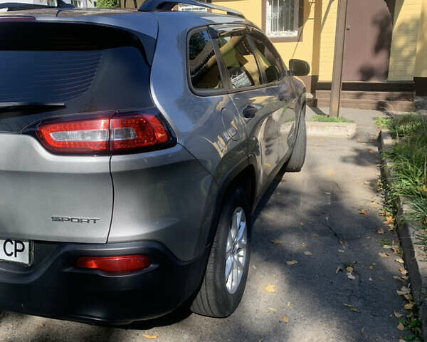 Серый Джип Чероки, объемом двигателя 2.4 л и пробегом 230 тыс. км за 12400 $, фото 7 на Automoto.ua