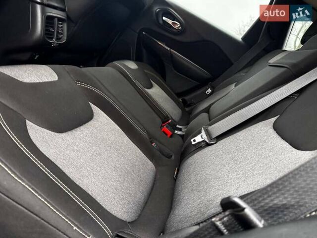 Сірий Джип Cherokee, об'ємом двигуна 2.36 л та пробігом 140 тис. км за 11852 $, фото 30 на Automoto.ua