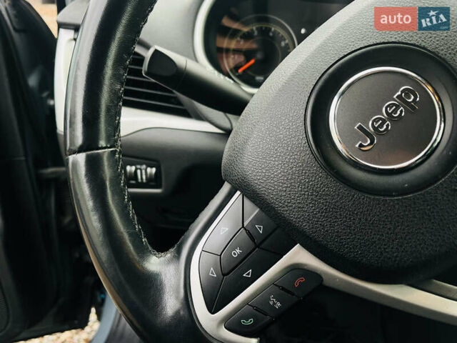 Серый Джип Чероки, объемом двигателя 2.36 л и пробегом 169 тыс. км за 12600 $, фото 22 на Automoto.ua