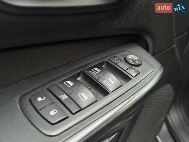 Серый Джип Чероки, объемом двигателя 3.24 л и пробегом 172 тыс. км за 11900 $, фото 7 на Automoto.ua