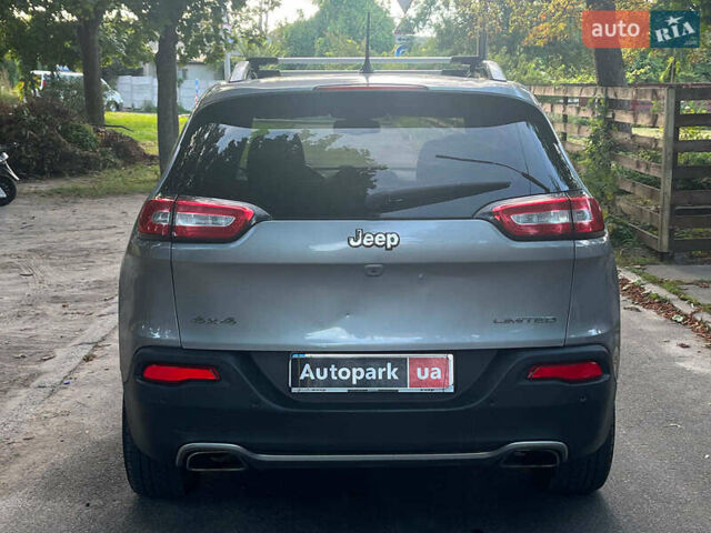 Джип Чероки 2015 в Киеве на Automoto.ua Серый Джип Чероки, объемом двигателя 3.2 л и пробегом 224 тыс. км за 14490 $, фото 11 на Automoto.ua