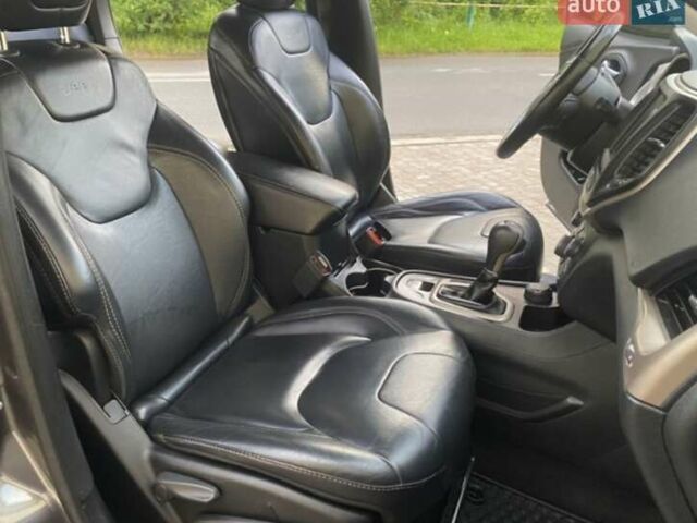 Серый Джип Чероки, объемом двигателя 2.36 л и пробегом 186 тыс. км за 15700 $, фото 26 на Automoto.ua