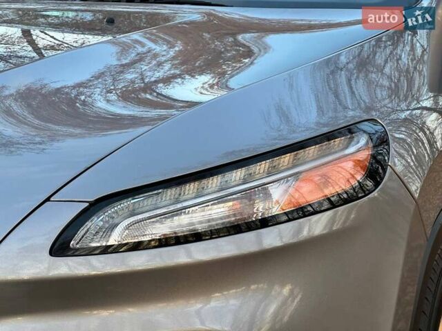 Джип Cherokee 2015 у Ахтырке на Automoto.ua Сірий Джип Cherokee, об'ємом двигуна 2.4 л та пробігом 145 тис. км за 11850 $, фото 12 на Automoto.ua