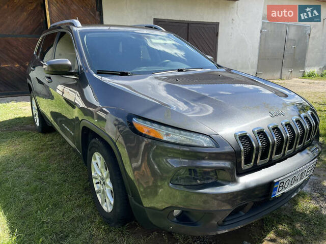 Сірий Джип Cherokee, об'ємом двигуна 2.36 л та пробігом 195 тис. км за 13950 $, фото 2 на Automoto.ua