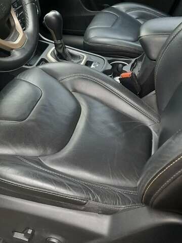 Серый Джип Чероки, объемом двигателя 2.36 л и пробегом 125 тыс. км за 15500 $, фото 9 на Automoto.ua