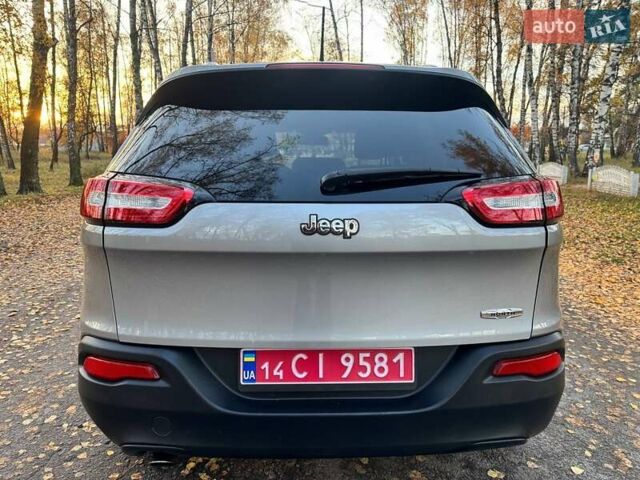 Джип Cherokee 2015 у Ахтырке на Automoto.ua Сірий Джип Cherokee, об'ємом двигуна 2.4 л та пробігом 145 тис. км за 11850 $, фото 22 на Automoto.ua