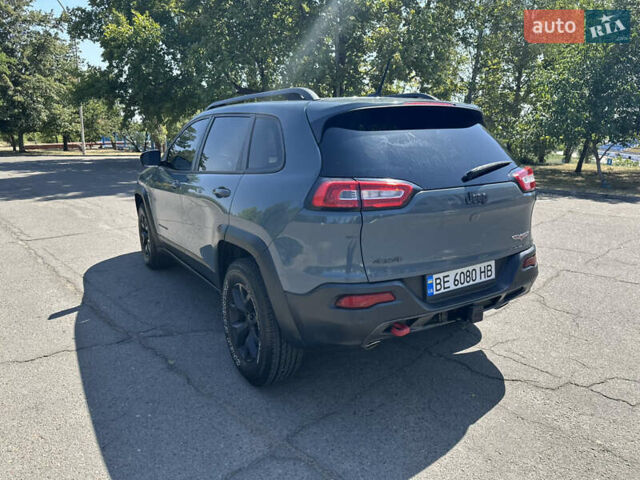 Сірий Джип Cherokee, об'ємом двигуна 3.24 л та пробігом 235 тис. км за 15500 $, фото 9 на Automoto.ua