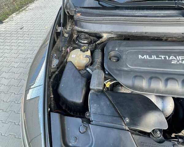 Серый Джип Чероки, объемом двигателя 2.36 л и пробегом 186 тыс. км за 15700 $, фото 15 на Automoto.ua