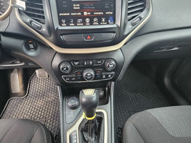 Серый Джип Чероки, объемом двигателя 3.2 л и пробегом 177 тыс. км за 11000 $, фото 11 на Automoto.ua