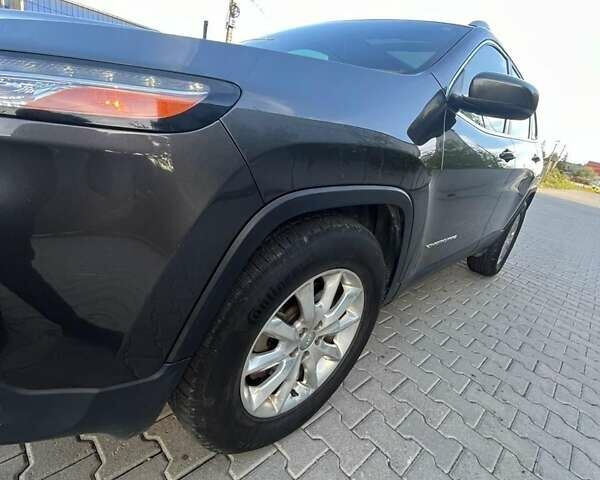 Серый Джип Чероки, объемом двигателя 2.36 л и пробегом 186 тыс. км за 15700 $, фото 83 на Automoto.ua