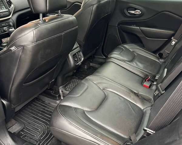 Серый Джип Чероки, объемом двигателя 3.24 л и пробегом 195 тыс. км за 14800 $, фото 20 на Automoto.ua