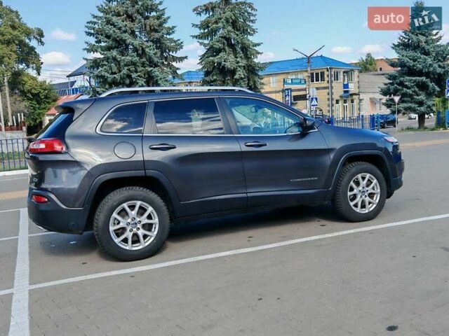 Сірий Джип Cherokee, об'ємом двигуна 3.24 л та пробігом 146 тис. км за 16000 $, фото 4 на Automoto.ua
