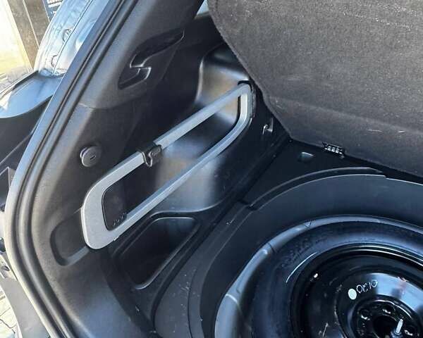 Серый Джип Чероки, объемом двигателя 2.36 л и пробегом 210 тыс. км за 12000 $, фото 19 на Automoto.ua