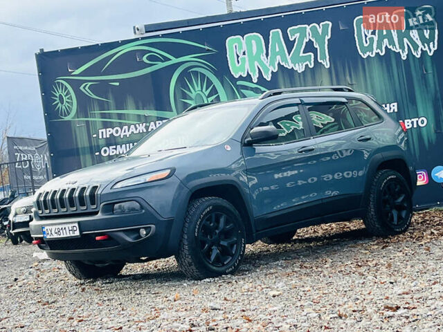 Серый Джип Чероки, объемом двигателя 2.36 л и пробегом 169 тыс. км за 12600 $, фото 2 на Automoto.ua