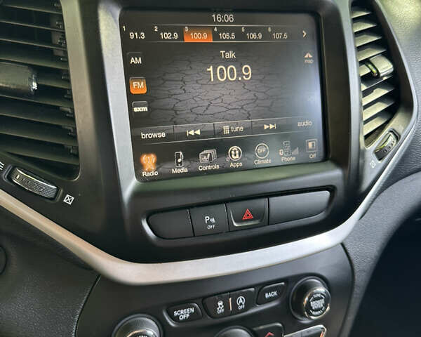 Сірий Джип Cherokee, об'ємом двигуна 3.24 л та пробігом 235 тис. км за 15500 $, фото 49 на Automoto.ua