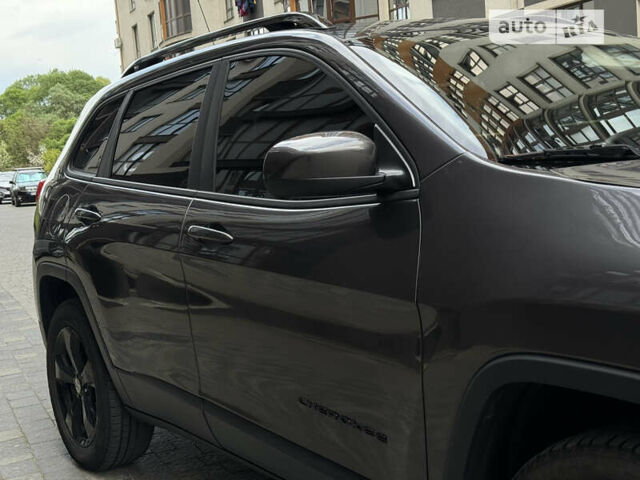Сірий Джип Cherokee, об'ємом двигуна 2.36 л та пробігом 142 тис. км за 13500 $, фото 23 на Automoto.ua