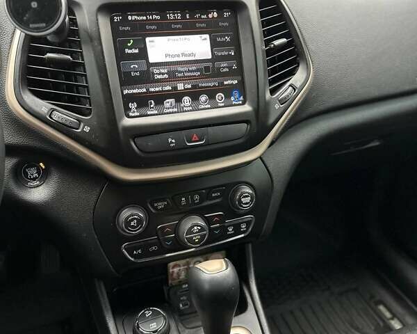 Серый Джип Чероки, объемом двигателя 3.24 л и пробегом 195 тыс. км за 14800 $, фото 13 на Automoto.ua