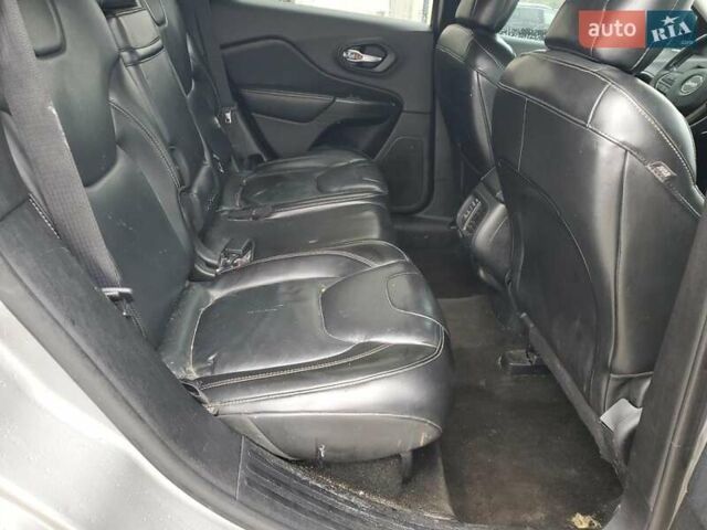 Сірий Джип Cherokee, об'ємом двигуна 3.24 л та пробігом 186 тис. км за 2900 $, фото 9 на Automoto.ua