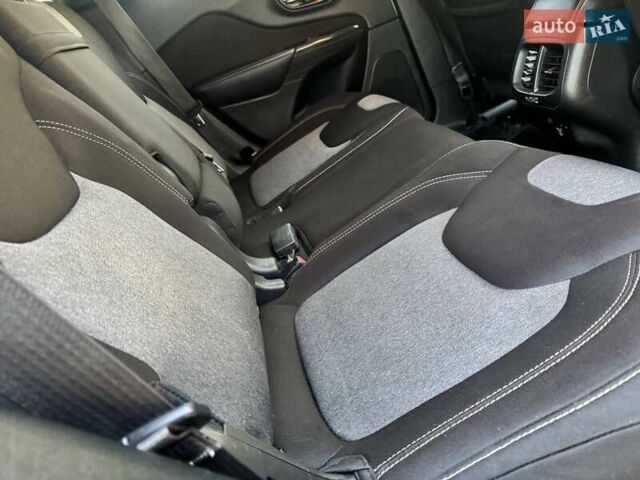 Джип Cherokee 2015 у Ахтырке на Automoto.ua Сірий Джип Cherokee, об'ємом двигуна 2.4 л та пробігом 145 тис. км за 11850 $, фото 33 на Automoto.ua