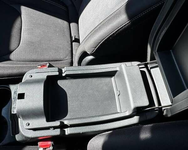 Серый Джип Чероки, объемом двигателя 2.36 л и пробегом 210 тыс. км за 12000 $, фото 46 на Automoto.ua