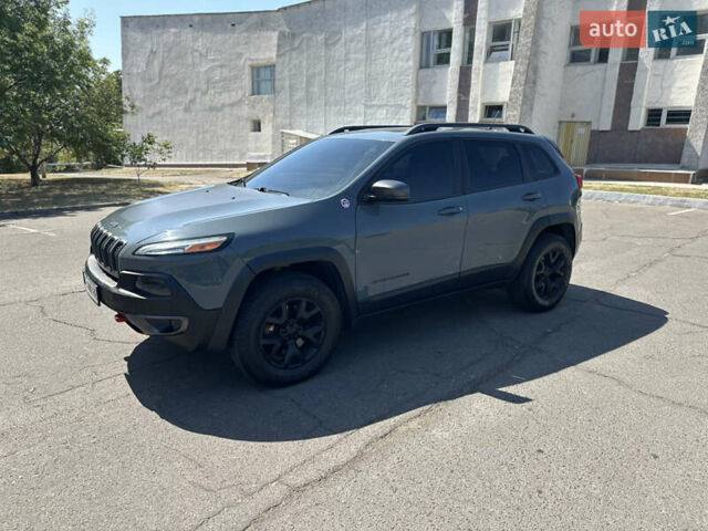 Сірий Джип Cherokee, об'ємом двигуна 3.24 л та пробігом 235 тис. км за 15500 $, фото 12 на Automoto.ua