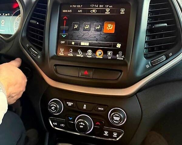 Серый Джип Чероки, объемом двигателя 2.4 л и пробегом 270 тыс. км за 14000 $, фото 12 на Automoto.ua