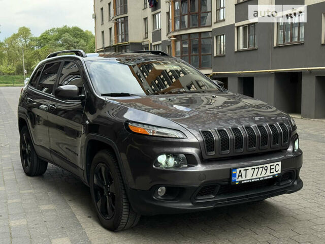 Сірий Джип Cherokee, об'ємом двигуна 2.36 л та пробігом 142 тис. км за 13500 $, фото 11 на Automoto.ua