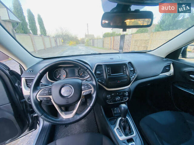 Сірий Джип Cherokee, об'ємом двигуна 2.36 л та пробігом 122 тис. км за 11800 $, фото 15 на Automoto.ua