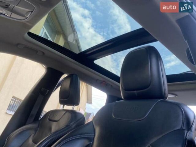 Серый Джип Чероки, объемом двигателя 2.36 л и пробегом 186 тыс. км за 15700 $, фото 34 на Automoto.ua