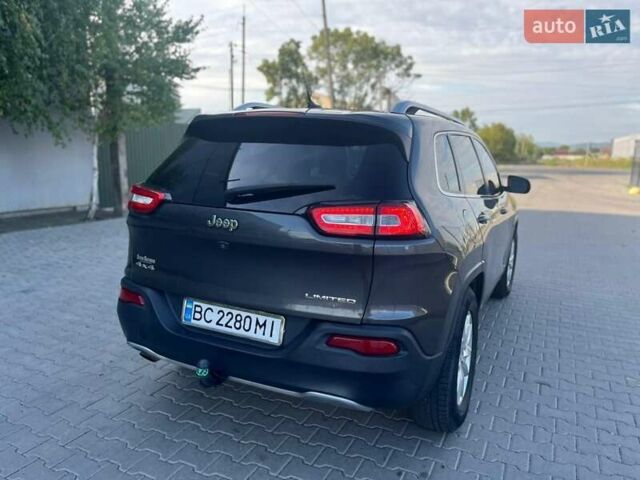 Серый Джип Чероки, объемом двигателя 2.36 л и пробегом 186 тыс. км за 15700 $, фото 4 на Automoto.ua