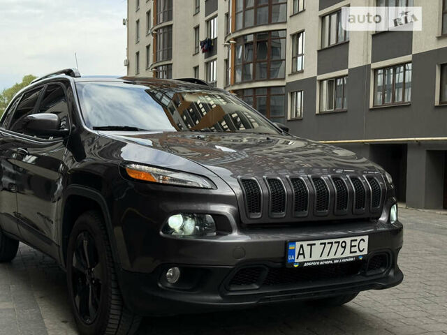 Сірий Джип Cherokee, об'ємом двигуна 2.36 л та пробігом 142 тис. км за 13500 $, фото 21 на Automoto.ua