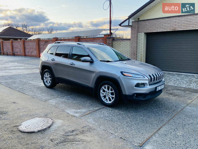 Сірий Джип Cherokee, об'ємом двигуна 2.36 л та пробігом 122 тис. км за 11800 $, фото 7 на Automoto.ua
